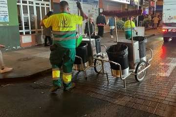 Telde recoge 3.000 kilos de residuos tras el paso de la Cabalgata de Reyes/TA y Antonio Alí.